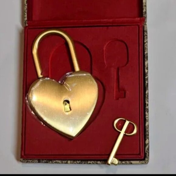 Dior NIB Heart Shaped Lock & Key - in Factory Sealed Gift Box,All Products : American Fashion Style Bags On Sale
